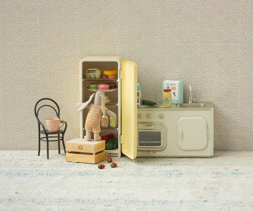 Maileg Miniature Mouse Fridge - Yellow