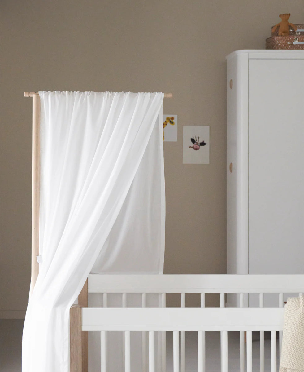 OLIVER FURNITURE - Lit Bébé Évolutif Wood Mini+, Avec Kit Junior Inclus, Blanc/Chêne - Les Petits