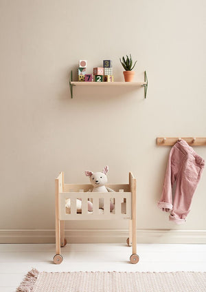 Poussette en bois pour poupée nature : Kid's Concept